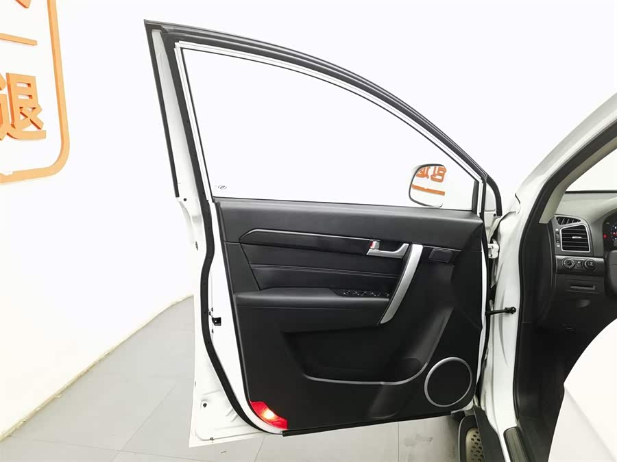 Chevrolet Captiva 2014 car image #9