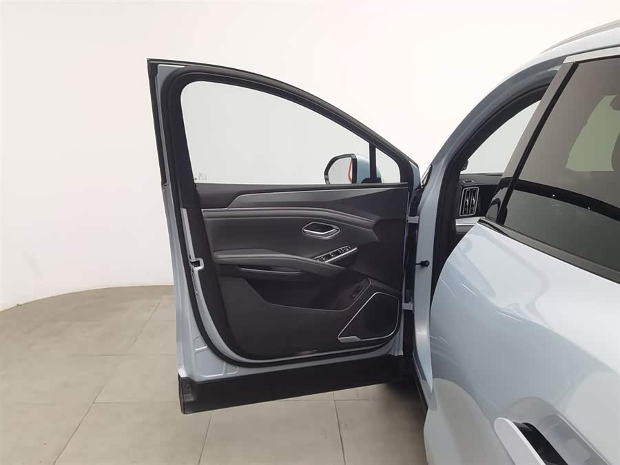 BYD SongL DM-i 2025 car image #9