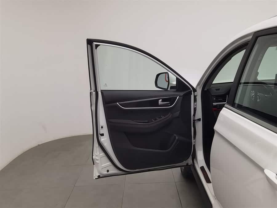 Forthing T5 L 2020 صورة سيارة #9