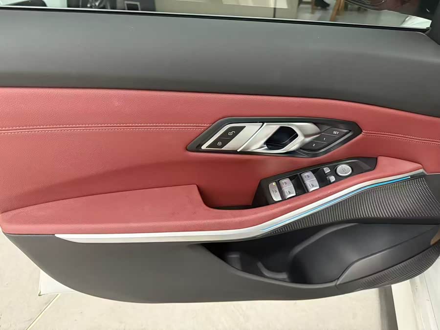 BMW i3 2023 car image #9