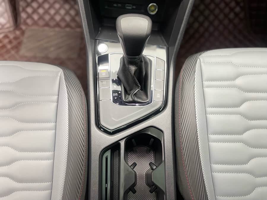 Volkswagen Tiguan X 2021 car image #9