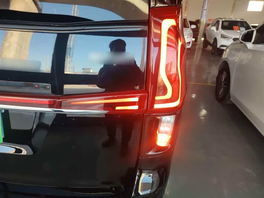 Forthing M7 2023 صورة سيارة #9