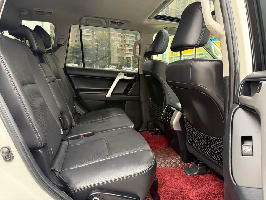 Toyota Land Cruiser Prado 2019 car image #9