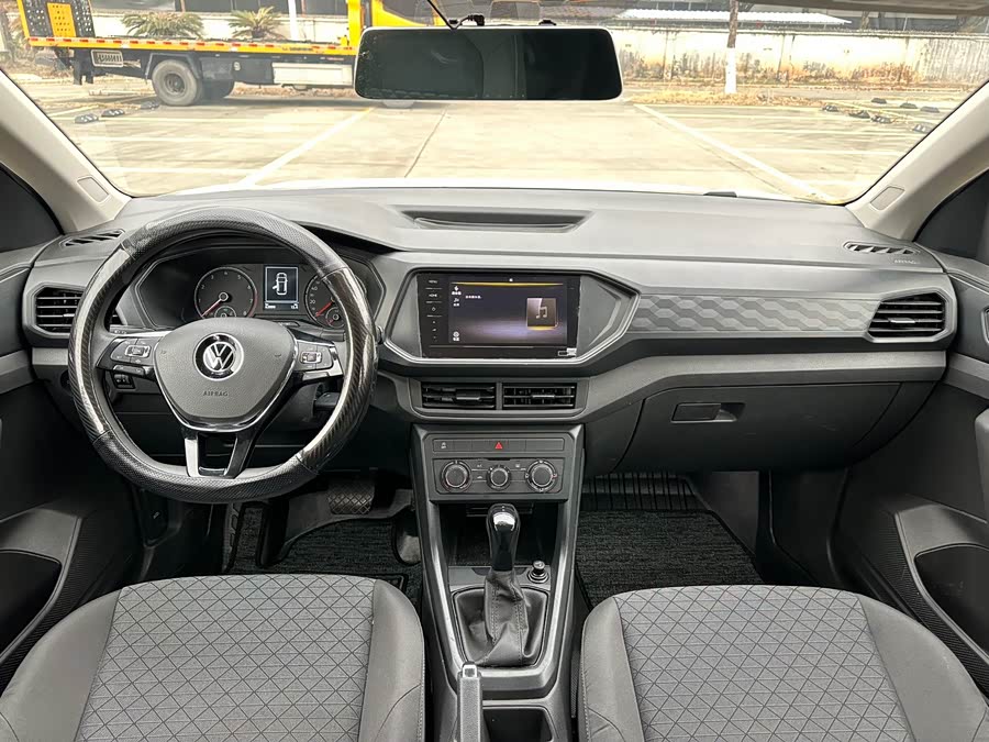 Volkswagen T-Cross 2020 #9 Volkswagen T-Cross 2020 car image #9