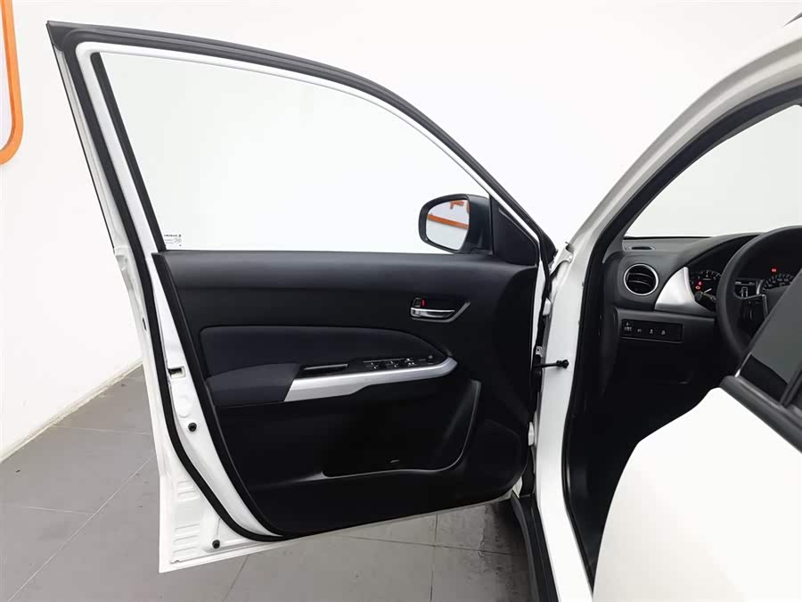 铃木 维特拉 2017 汽车图片 #9