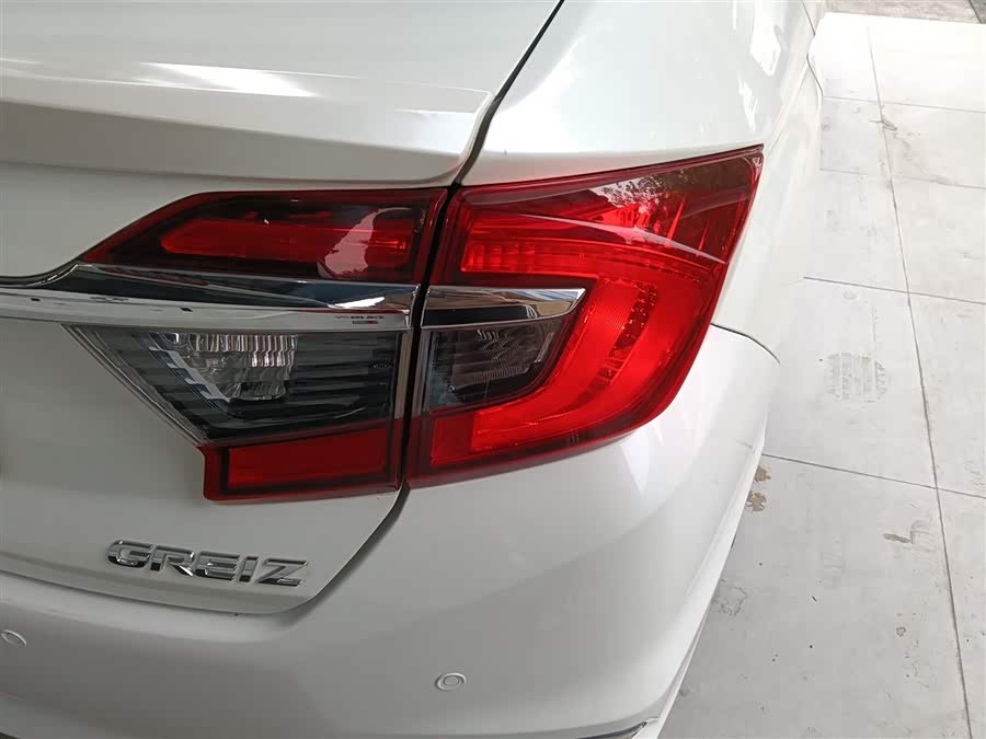 Honda Greiz 2017 #9 Honda Greiz 2017 car image #9