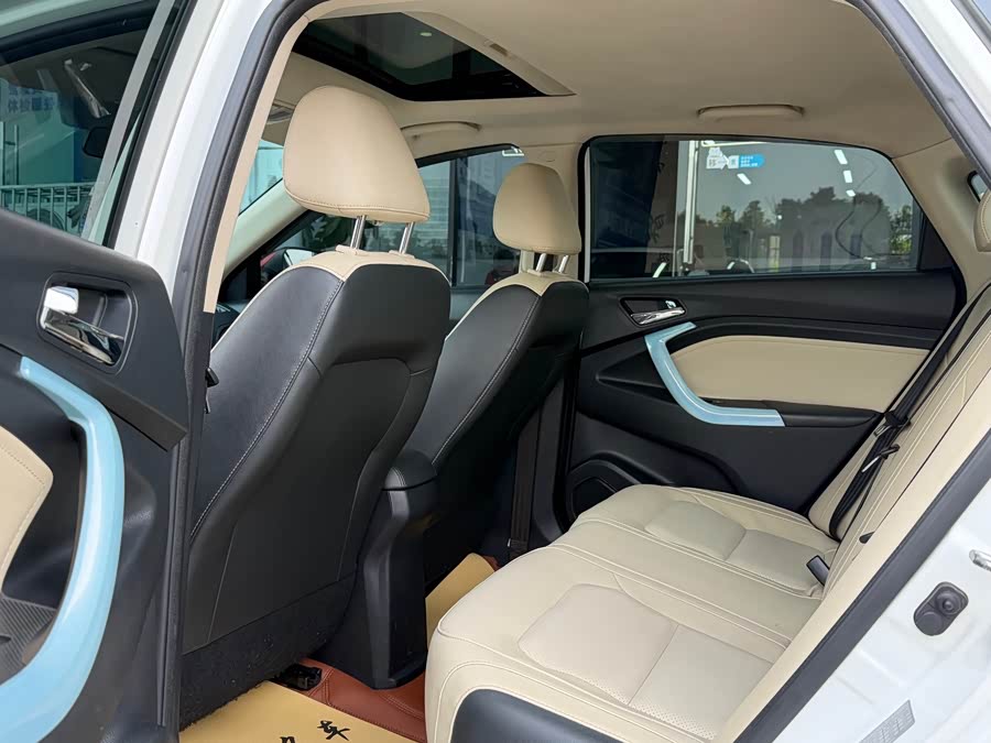 Changan Alsvin V7 2016 car image #9