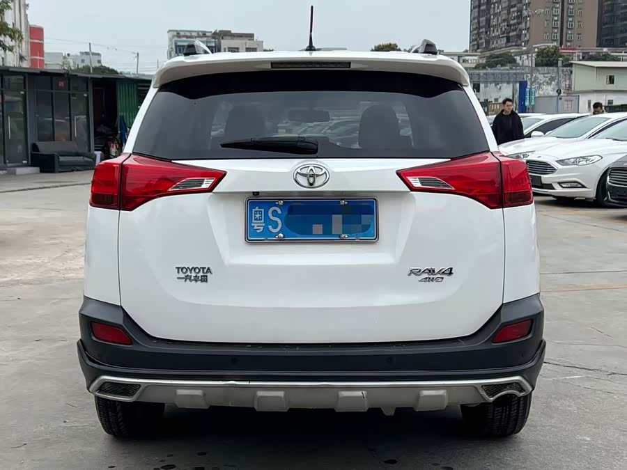 Toyota RAV4 2015 #9 Toyota RAV4 2015 car image #9