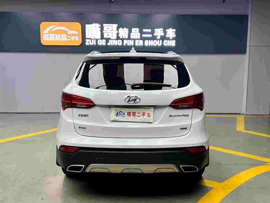 Hyundai Santa Fe 2016 car image #9