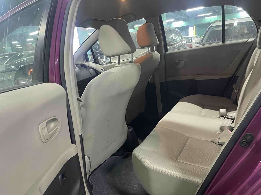 Toyota Yaris 2011 imagen de coche #9