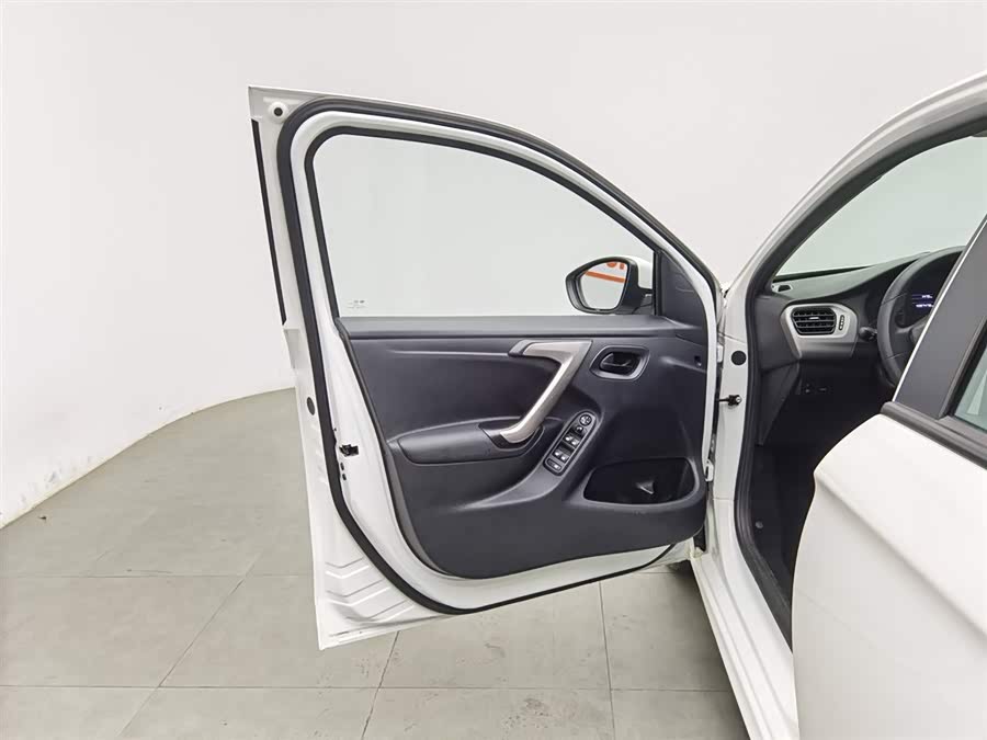 雪铁龙 爱丽舍 2017 汽车图片 #9