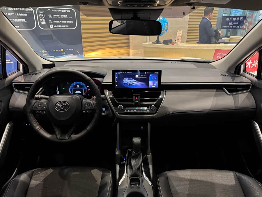 Toyota Corolla Cross 2024 immagine di auto #9