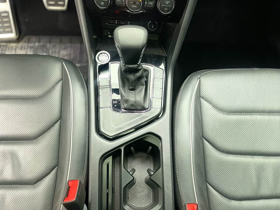 Volkswagen Tiguan L 2020 car image #9