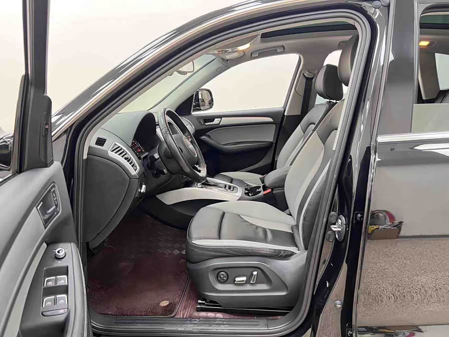 Audi Q5 2018 car image #9