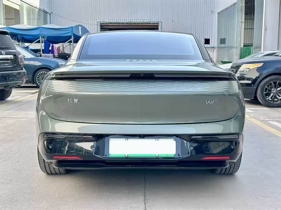 极氪 极氪007 2025 汽车图片 #9