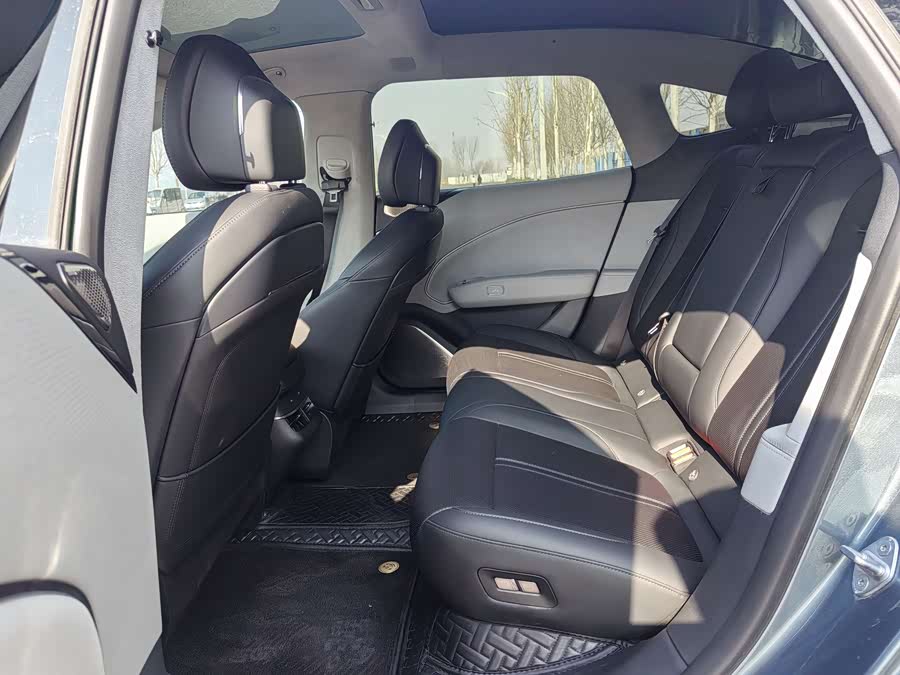 极氪 极氪007 2024 汽车图片 #9