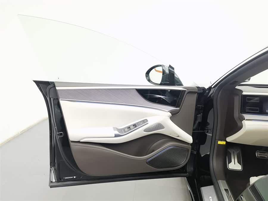 Denza Z9 2024 #9 Denza Z9 2024 car image #9