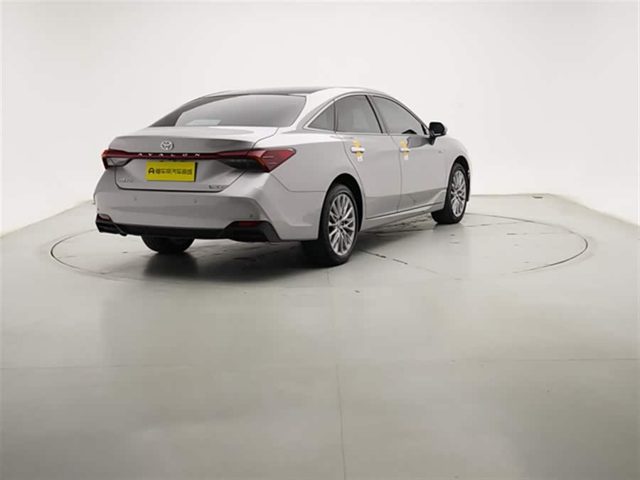 Toyota Avalon 2023 car image #9