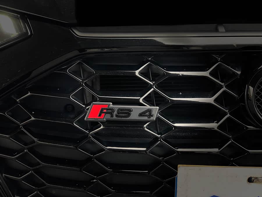 Audi RS 4 2023 immagine di auto #9