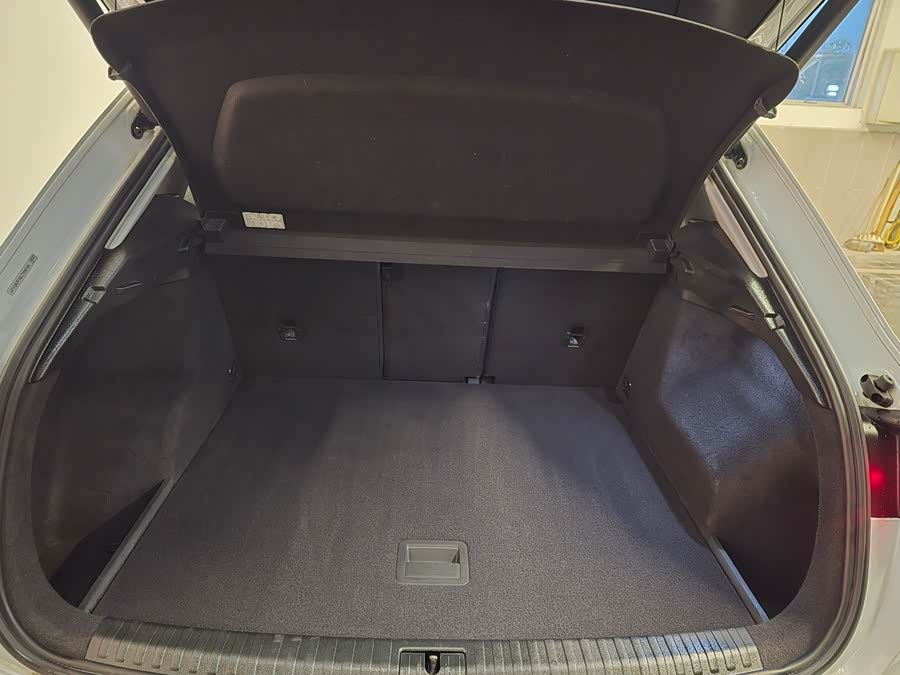 Audi Q3 2020 car image #9