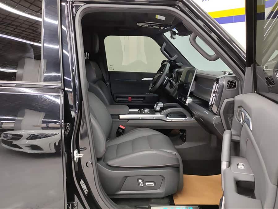 Jetour Traveller 2023 car image #9