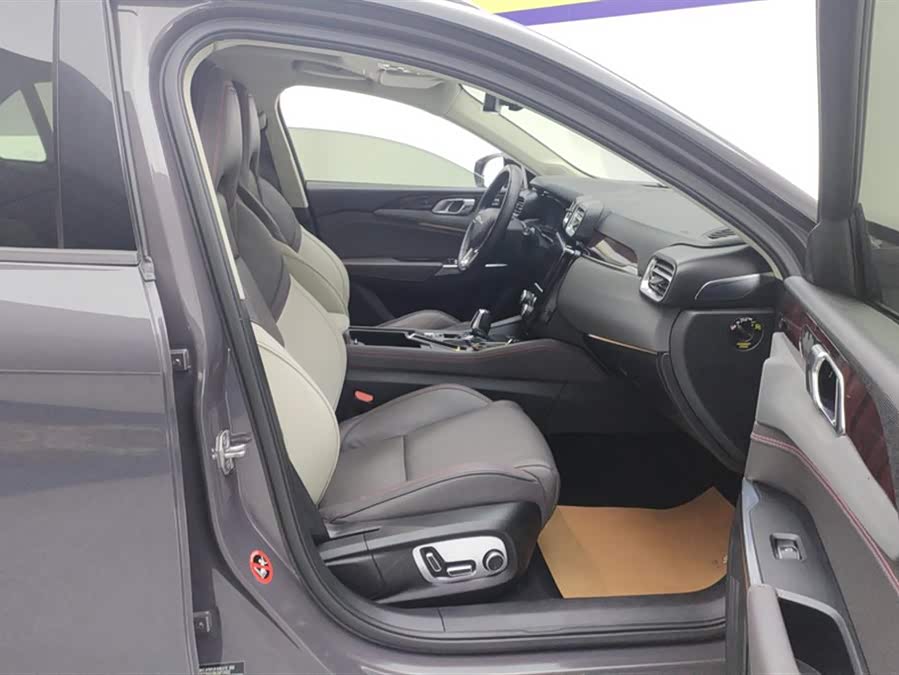 Lynk & Co 02 2019 car image #9