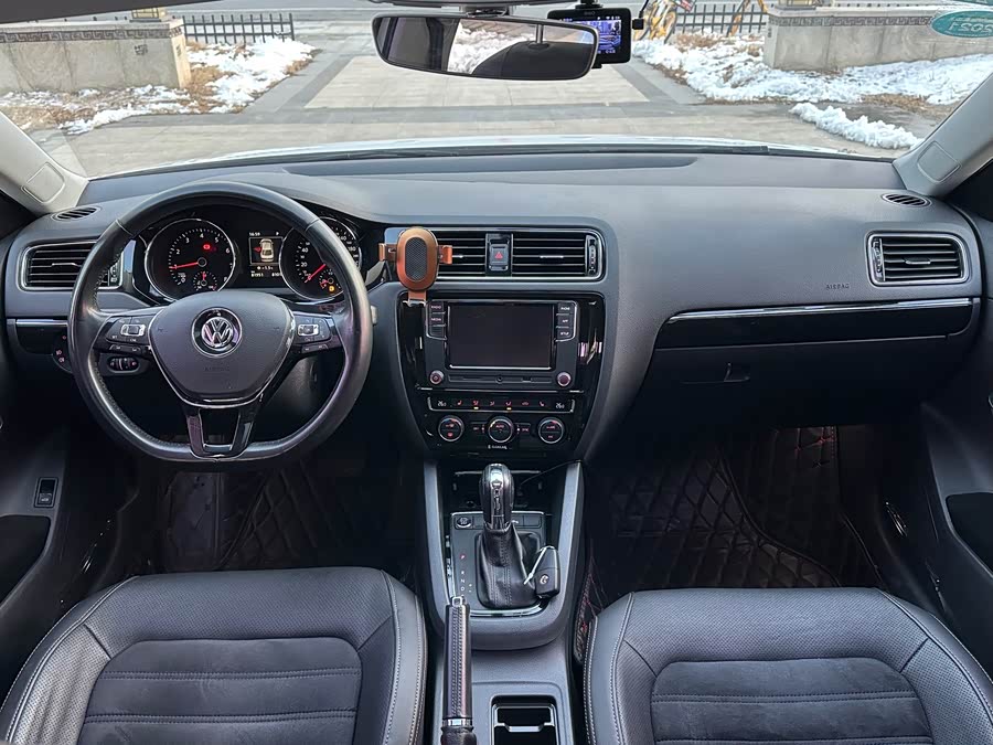 Volkswagen Sagitar 2018 immagine di auto #9