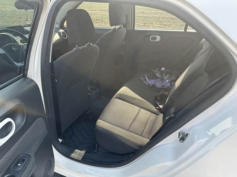 MG 3 2012 car image #9