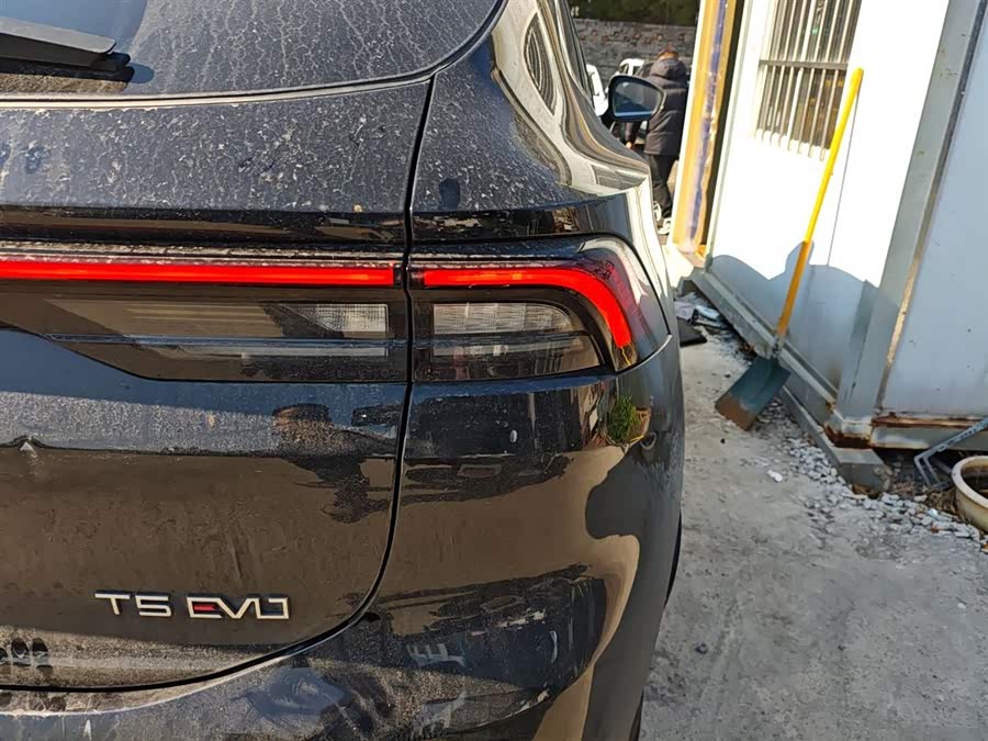 Forthing T5 EVO 2022 car image #9