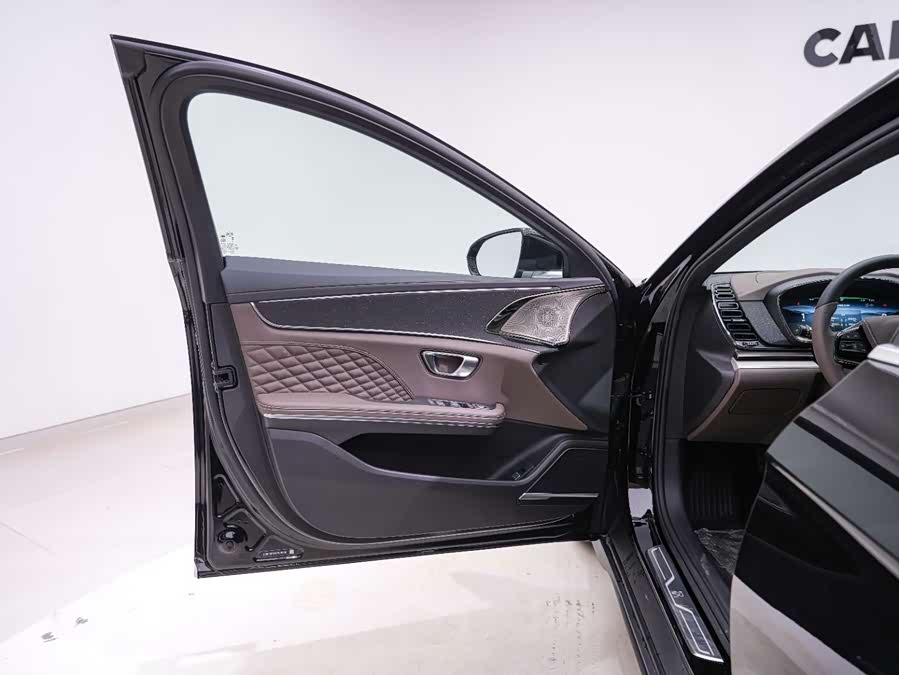 BYD Han 2024 car image #9