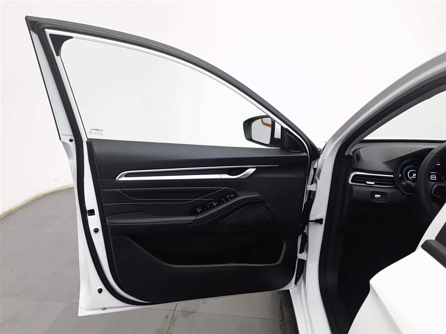 GEELY Emgrand 2025 car image #9