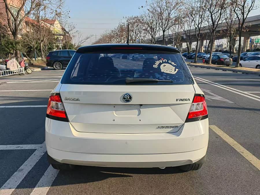 Skoda Fabia 2018 car image #9