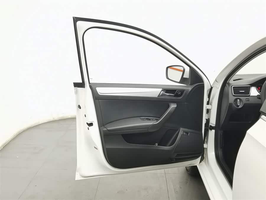 Skoda Rapid 2020 immagine di auto #9