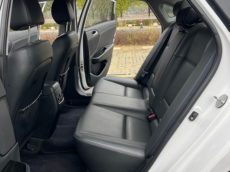 Hyundai Mistra 2016 car image #9