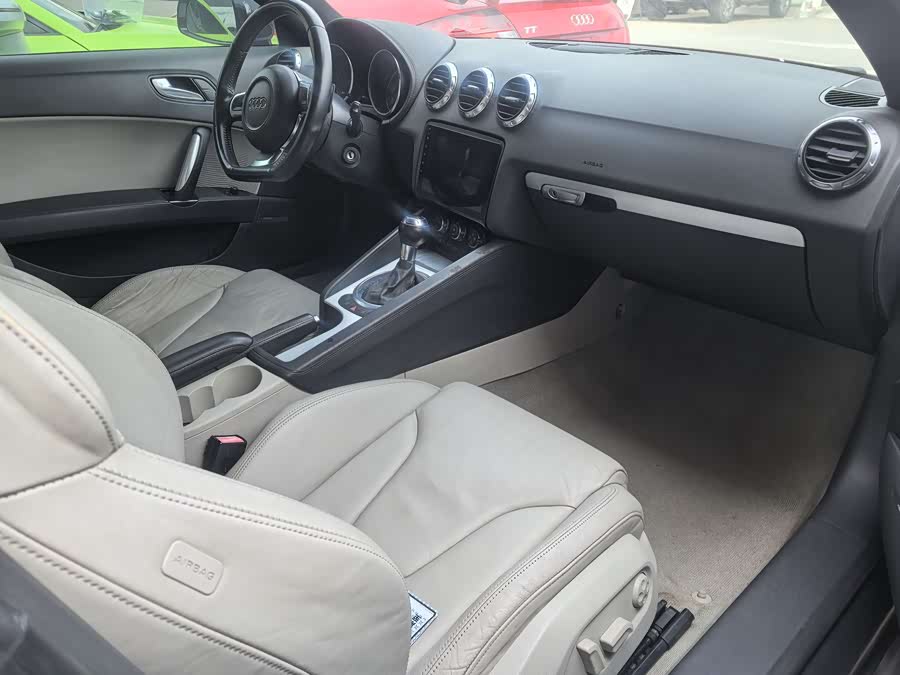 Audi TT 2009 image de voiture #9