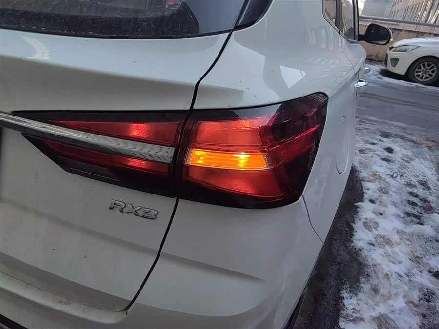 Roewe RX3 2019 изображение автомобиля #9