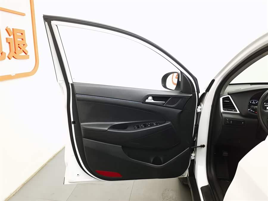 Hyundai Tucson 2016 car image #9