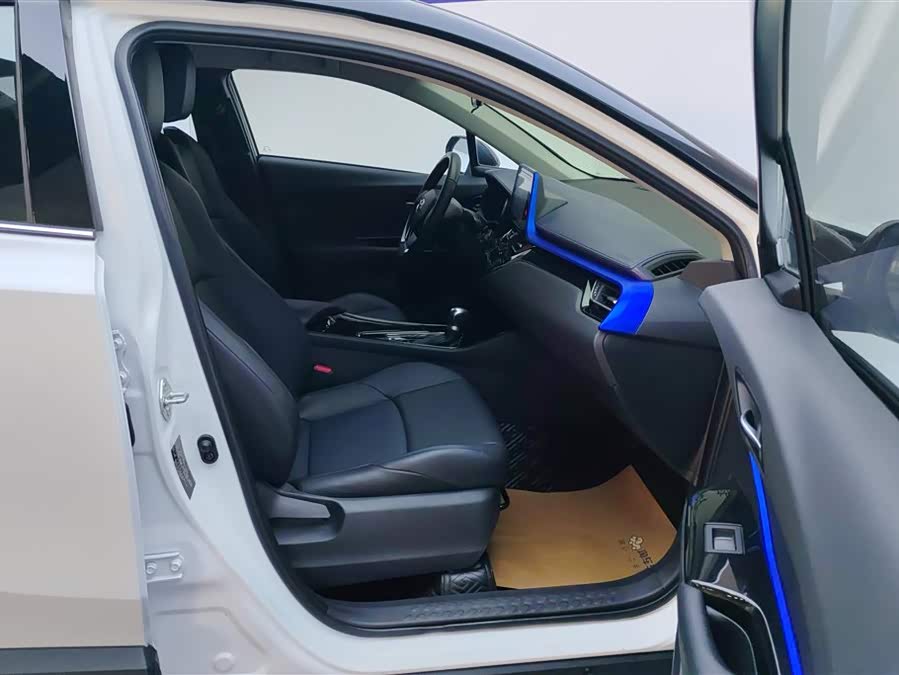 Toyota C-HR 2021 immagine di auto #9