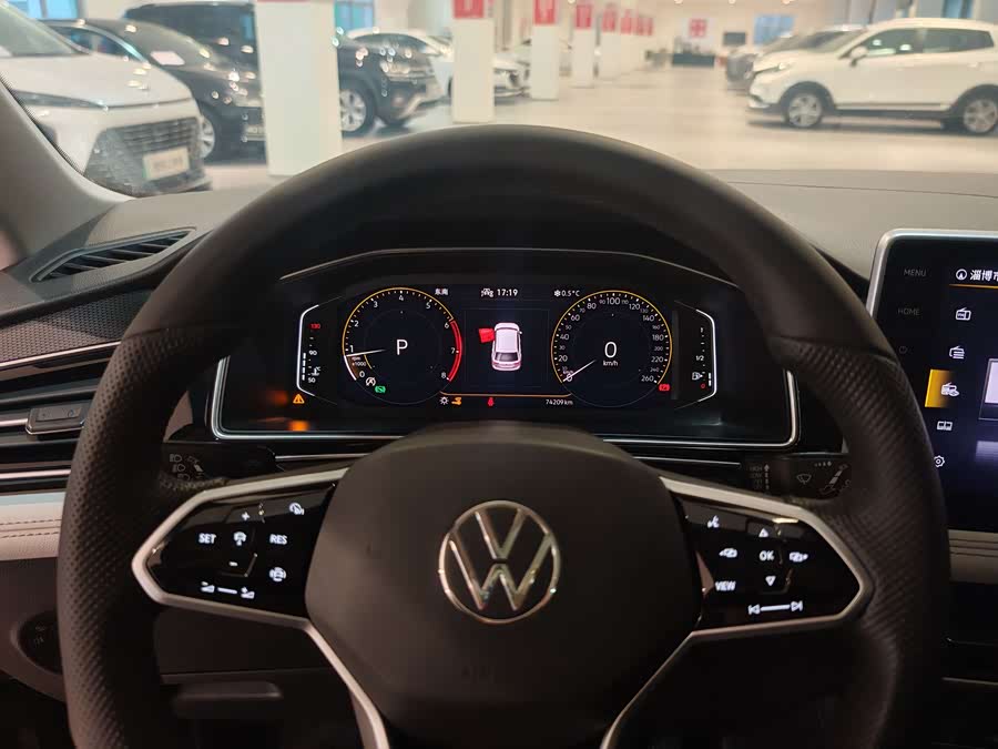 Volkswagen Tiguan L 2021 #9 Volkswagen Tiguan L 2021 car image #9