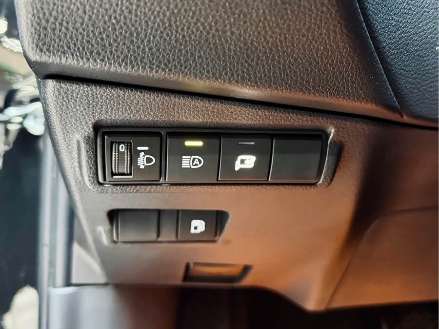 Toyota Corolla Cross 2024 immagine di auto #9