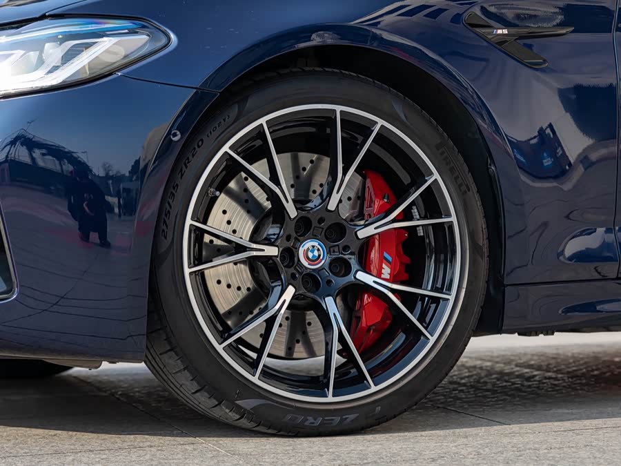 BMW M5 2023 изображение автомобиля #9