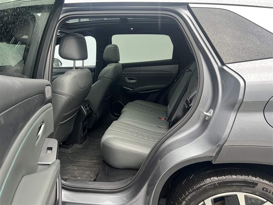 BYD SongL DM-i 2025 #9 BYD SongL DM-i 2025 car image #9