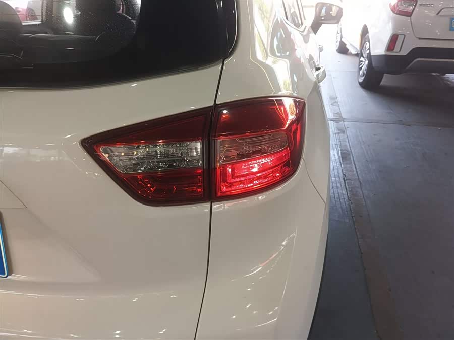 Changan CS15 2017 изображение автомобиля #9