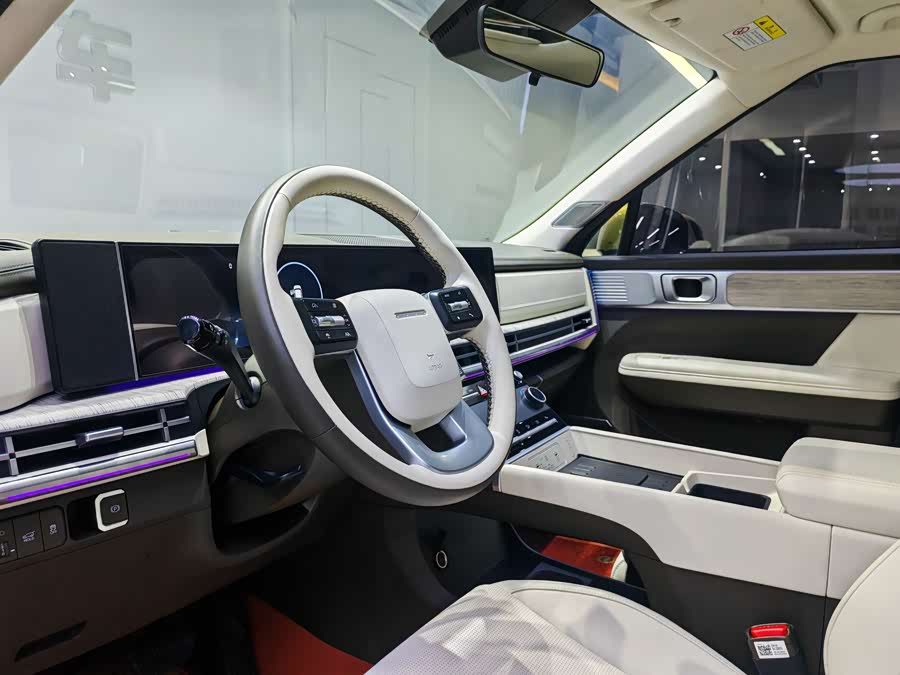 Hyundai Santa Fe 2025 car image #9