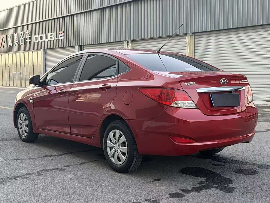 Hyundai Reina 2012 car image #9