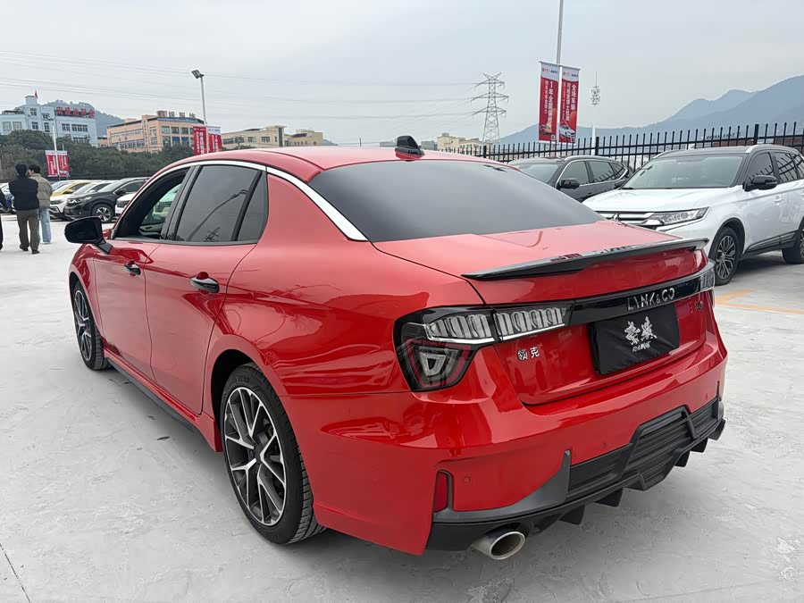 Lynk & Co 03 2020 car image #9