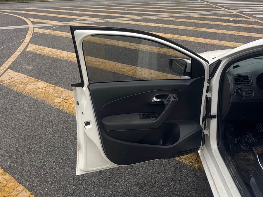 Volkswagen Polo 2016 imagen de coche #9