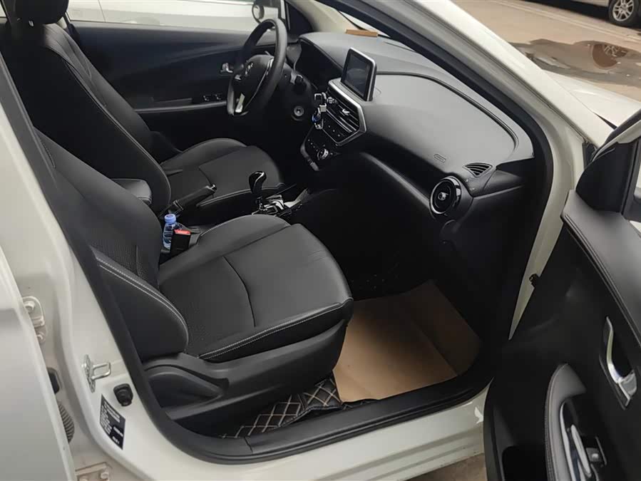 Changan Alsvin 2018 #9 Changan Alsvin 2018 car image #9