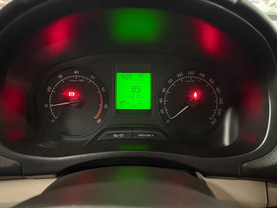 Skoda Fabia 2014 immagine di auto #9