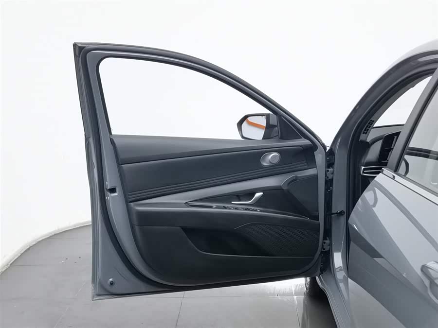 Hyundai Elantra 2023 car image #9